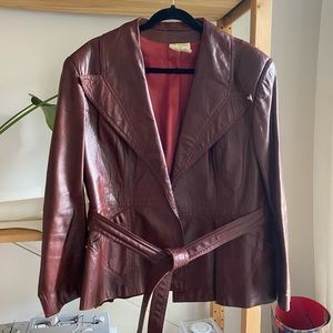 Red/brown/bordeaux leather jacket with belt
